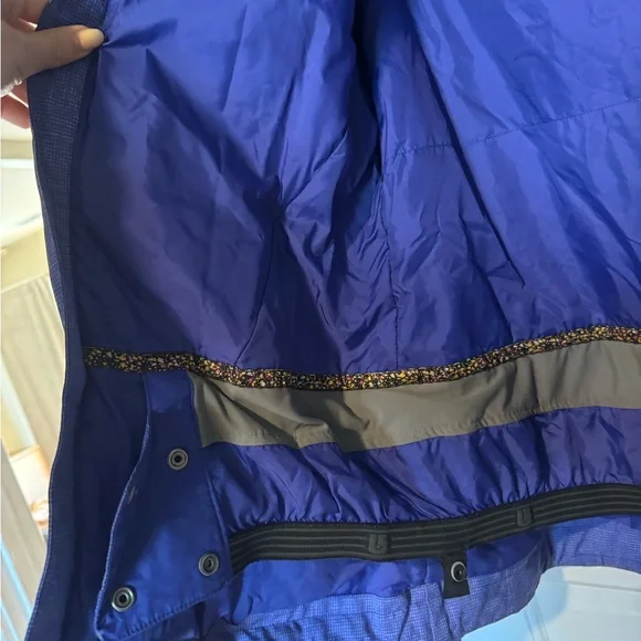 Burton Snowboard/Ski Jacket - Picture 3 of 6